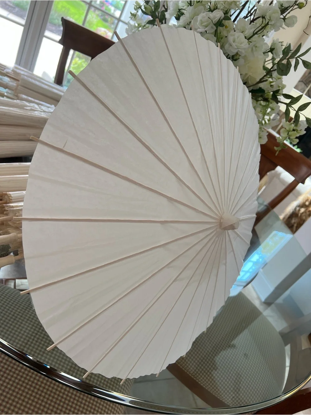 Set of 8 Paper Parasol Umbrellas in Cream - Elegant Decorative Accent